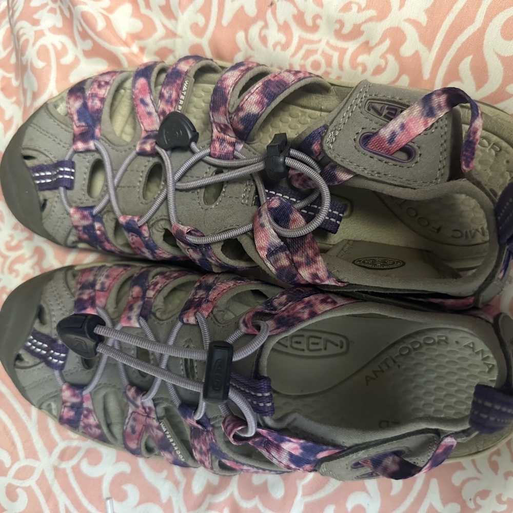 Women Keens Tie Dye Whisper size 6